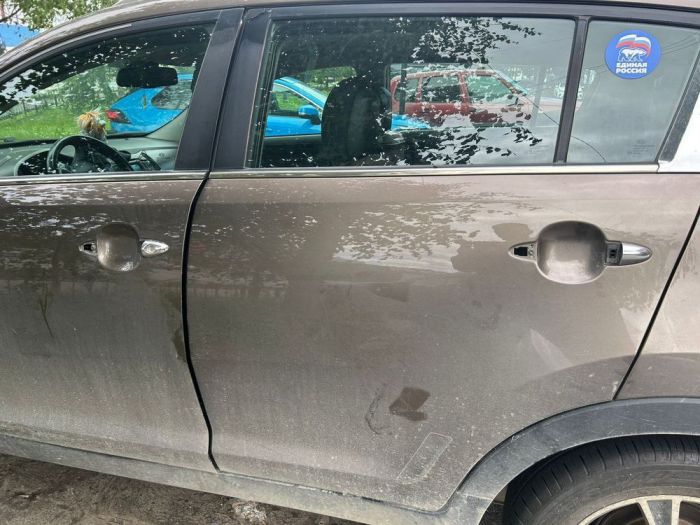 ​Месть за блокировку: в Пыть-Яхе мужчина сорвал ручки с машины бывшей жены