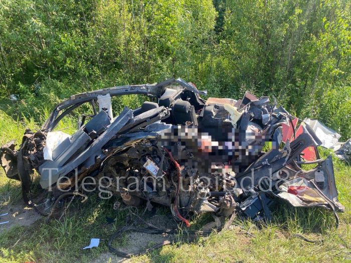 ​Жуткое ДТП в Югре: на трассе в Ханты-Мансийском районе погиб водитель легковушки