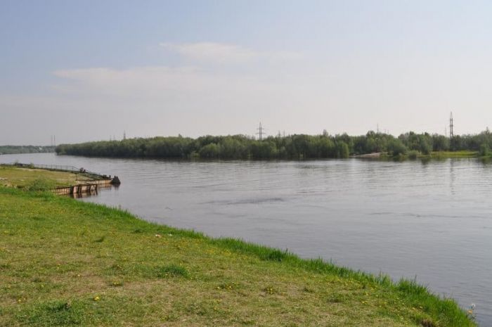 В Мегионе очевидцы спасли тонущего в реке мужчину