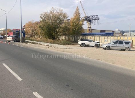​В Нижневартовске водитель «Chevrolet» не уступил дорогу и спровоцировал массовое ДТП