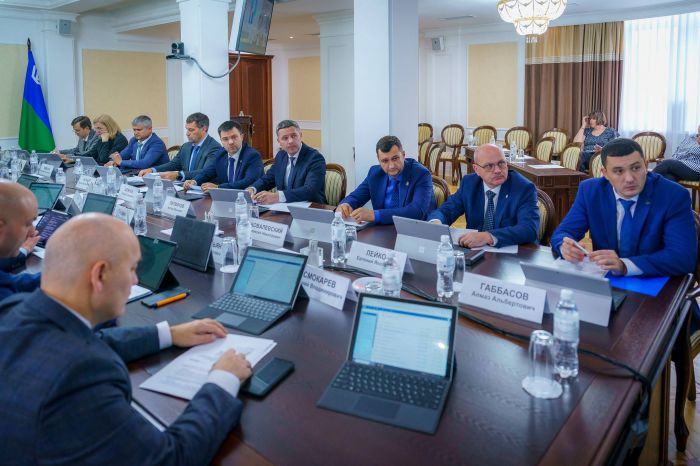 В Югре обсудили готовность региона к опасностям зимнего периода