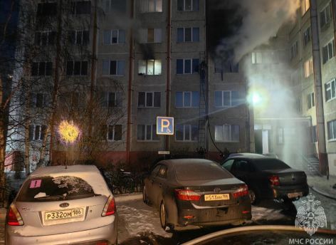 ​На улице Лермонтова в Сургуте горела девятиэтажка – один человек пострадал