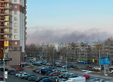 ​Над Сургутом поднялся черный дым // ФОТОФАКТ