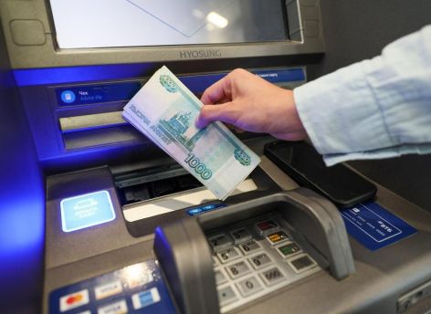 ​Эксперты ждут 90 рублей за доллар в 2026 году