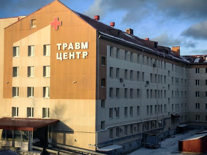 ​В Сургуте врачи спасают мужчину, выжившего после наезда поезда