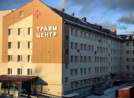 ​В Сургуте врачи спасают мужчину, выжившего после наезда поезда