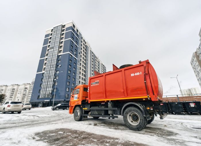 Во время сильных морозов в Югре могут случаться перебои с вывозом мусора — техника не справляется