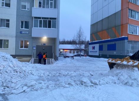 ​Между городом и УК: в Сургуте дворы остались без уборки снега из-за ошибок в границах участков