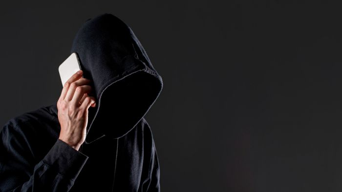 В Ханты-Мансийске телефонные террористы своими угрозами привели к эвакуации нескольких школ