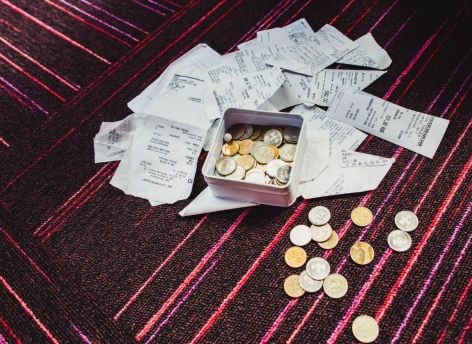 ​Почти половина жителей Югры отказались бы от работы с «серой» зарплатой