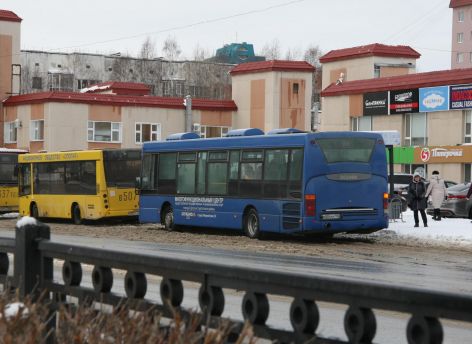 Пар изо рта и +12 по норме: как в Сургуте решают проблему холода в автобусах // ОБЗОР СИА-ПРЕСС