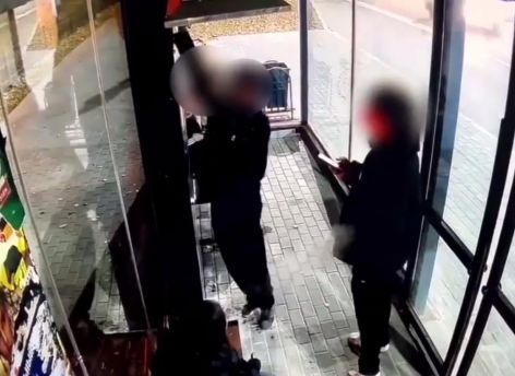 ​Сломал остановку − попал на учет: в Сургуте нашли подростка-вандала