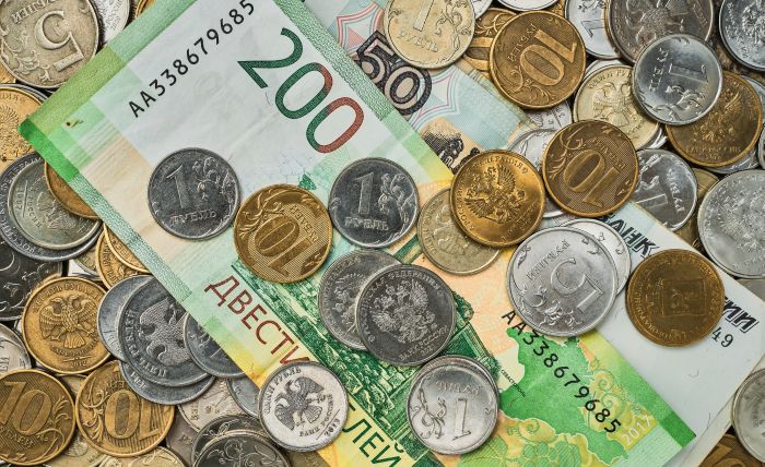 Минтруд: средняя зарплата в России выросла на 13,5%