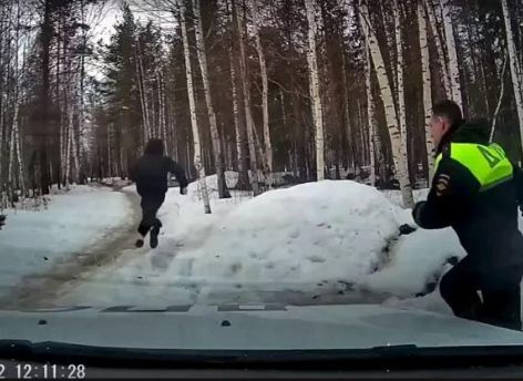 В Югре подростки угнали машину из гаражного кооператива и устроили погоню с полицией
