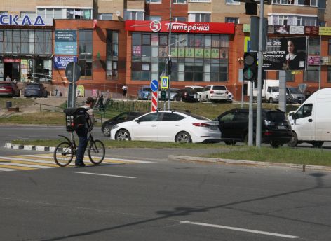 Курьеры, продавцы и водители стали самыми востребованными специалистами в Югре этой весной