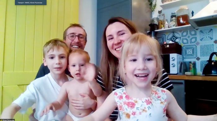 В Югре проходит «Семейный месяц», который объединит десятки тысяч детей и родителей
