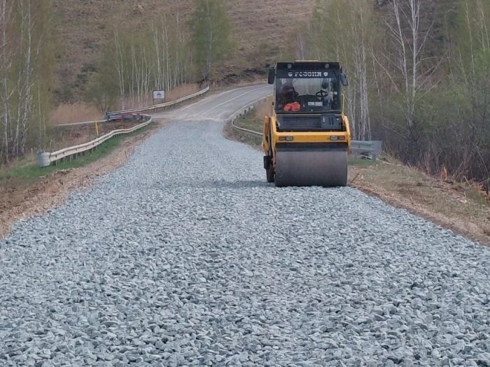 ​В Тюменской области ремонтируют участок трассы, разрушенный паводком