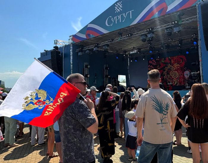 ​Праздничный день на Центральной площади: Сургут отметил День России и День города // ФОТОРЕПОРТАЖ