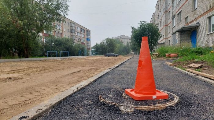 ​Жители Сургута снова заговорили о строительстве тротуара на улице Шидловского