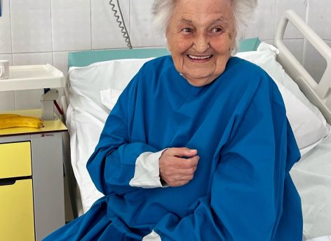 92-летняя югорчанка встретила день рождения в кардиоцентре Сургута после перенесенного инфаркта