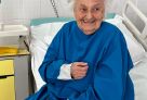 ​92-летняя югорчанка встретила день рождения в кардиоцентре Сургута после перенесенного инфаркта