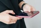 ​В Югре телефонные мошенники чаще всего звонят пенсионеркам со средним доходом