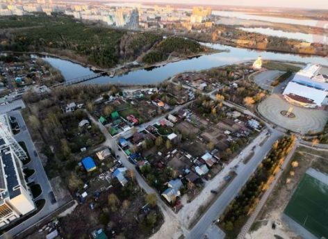 Появились первые подробности нового подхода к освоению ядра центра Сургута: меньше жилья, но «Петрушку» город построит сам