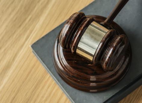 Жительницу Сургута осудили за фиктивную регистрацию 75 человек