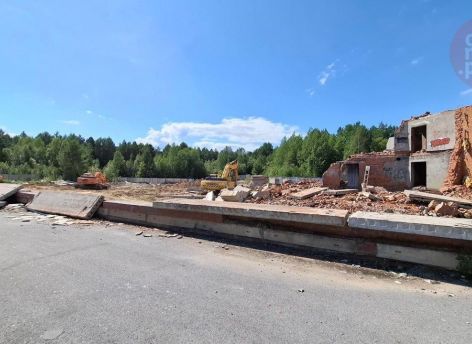 «Эконадзор»: недостроенный морг в Сургуте сносят бесплатно, а кирпич с объекта продают через объявления