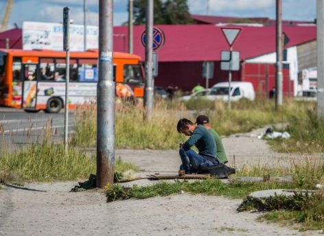 В Югре суд оставил в силе приговор иностранцу, который помог незаконно легализовать сотни мигрантов