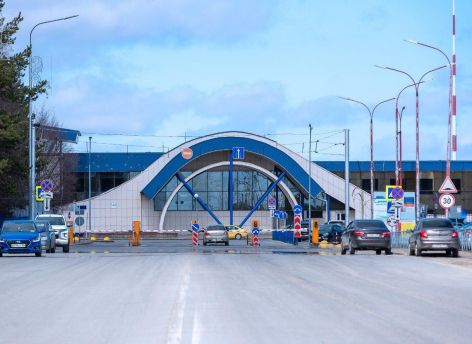 В аэропорту Сургута серьезно задерживаются несколько рейсов — в основном, на юг