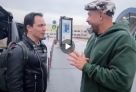 На парковке сургутского аэропорта случайно встретились два известных артиста